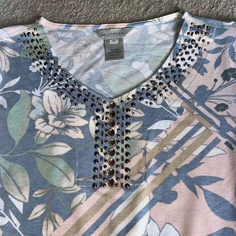 Multiples Pastel Floral Top! - Picture 5 of 10